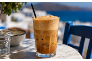 Recette du frappé grec : un café glacé vraiment délicieux