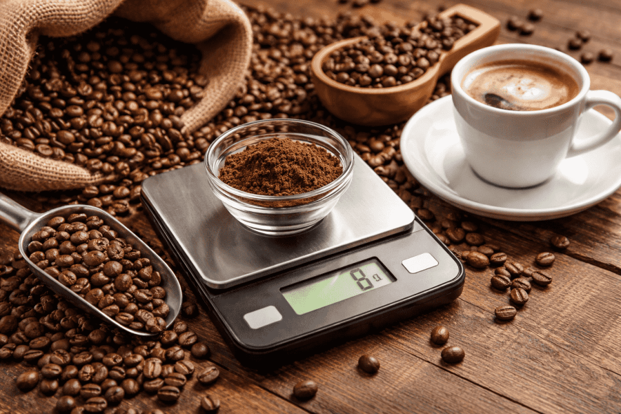 Combien de tasses de café obtiens-tu avec 1 kg de grains de café ?