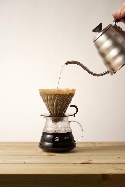 Hario V60 dripper - verre noir taille 02